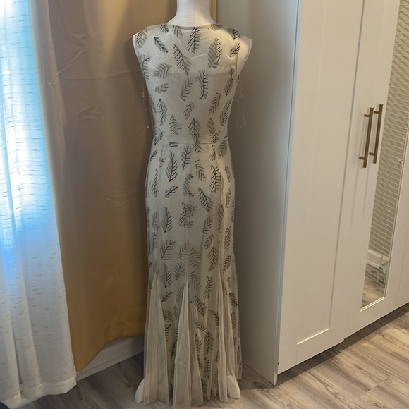 Medium tan / gold / black dress - Picture 5 of 5